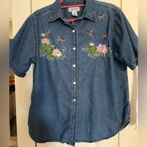 Cabin Creek Embroidered Dragonfly Lilies Short Sleeve Denim Shirt